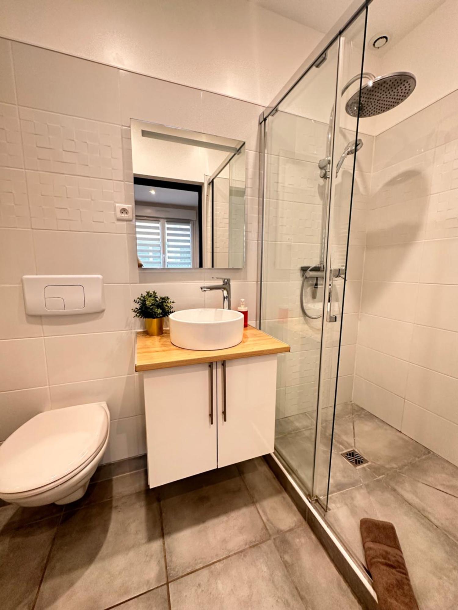 Le Remois - Charmant T2 - Renove - Parking - Cour Privative - Wifi Реймс Экстерьер фото