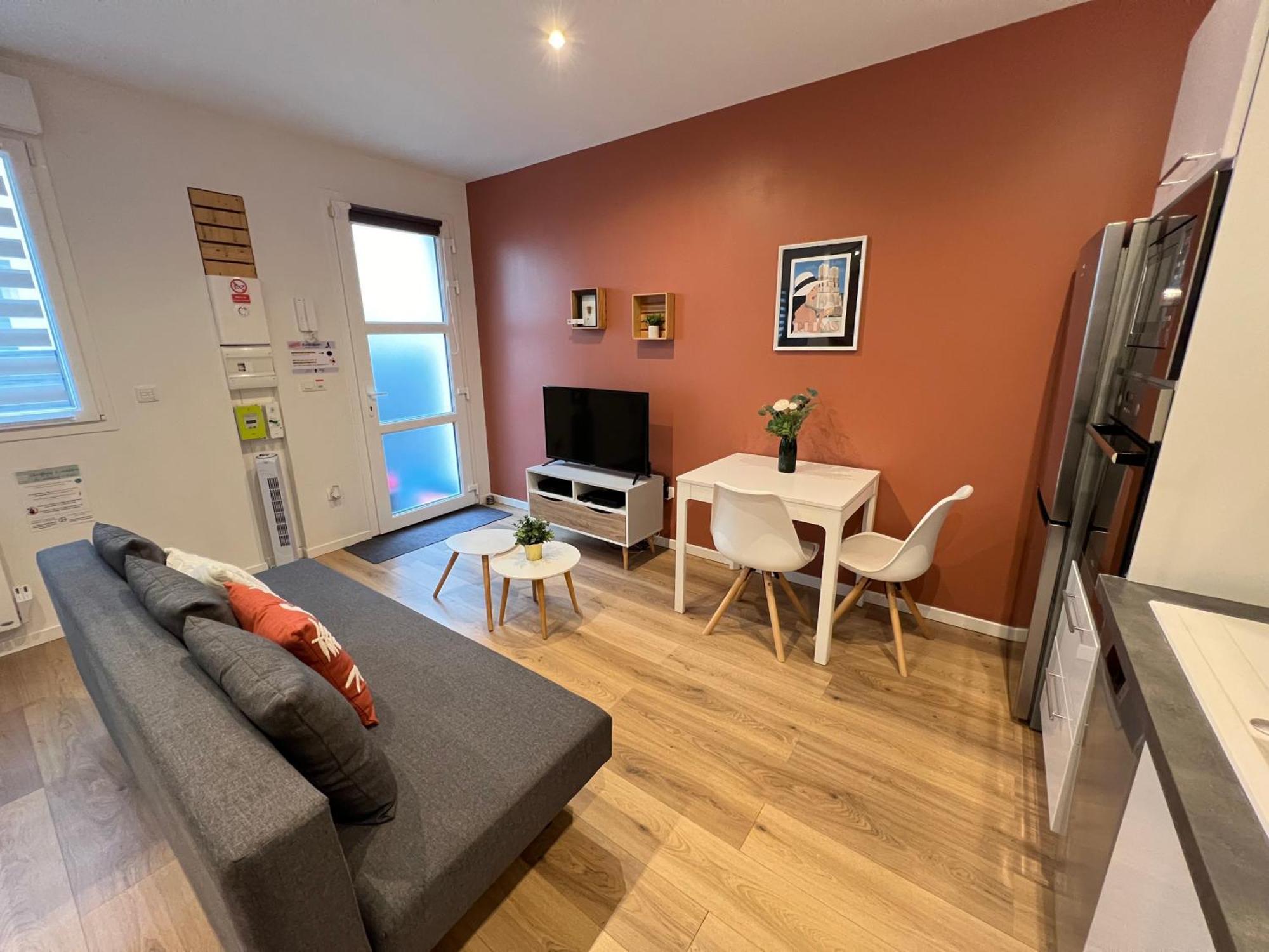 Le Remois - Charmant T2 - Renove - Parking - Cour Privative - Wifi Реймс Экстерьер фото
